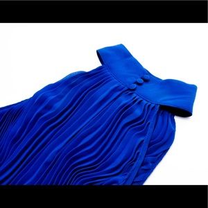 New Sleeveless Halter Beautiful Buttons